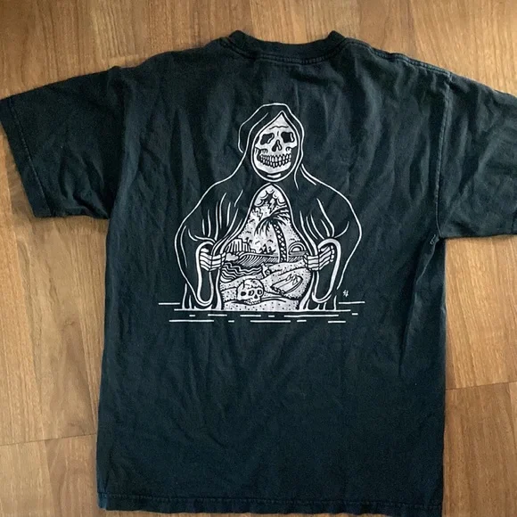 T Shirt - Picture 2 of 2